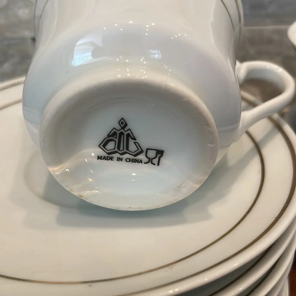 Elegant White Porcelain Espresso Set - Picture 4 of 4